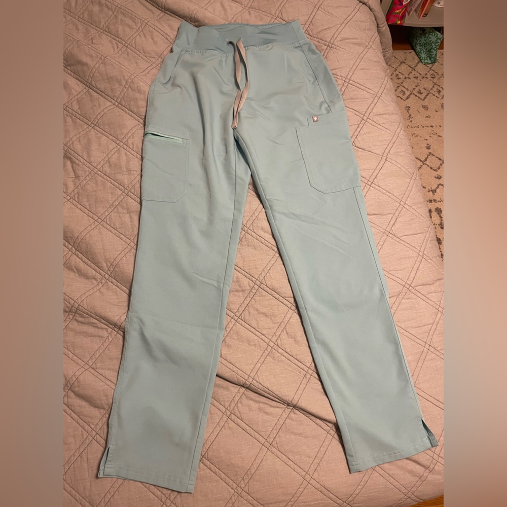 Figs seaglass scrub bottoms size small